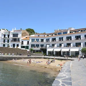 Playa Sol Отель Кадакес